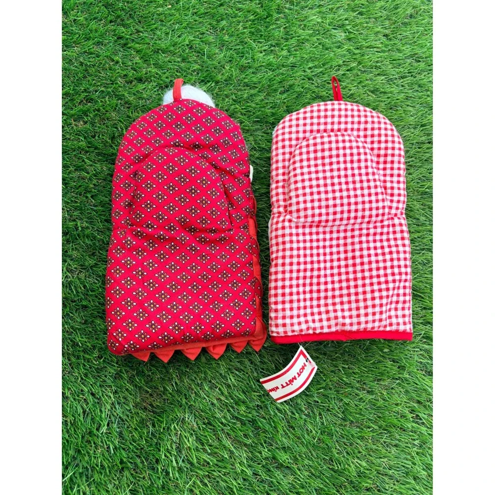 Vintage Hot‎ Mitt King Santa Mrs Claus Christmas Oven Mitt Set Red Gingham Retro